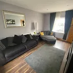 Detached Town Centre In Sleeps 6 Private Bbq Area & Jacuzzi Bath * Cashel (Tipperary)