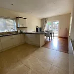 Detached Town Centre In Sleeps 6 Private Bbq Area & Jacuzzi Bath Prázdninový dům *