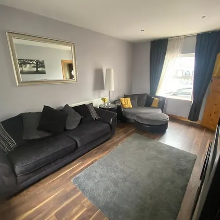 Detached Town Centre In Sleeps 6 Private Bbq Area & Jacuzzi Bath * Cashel (Tipperary)