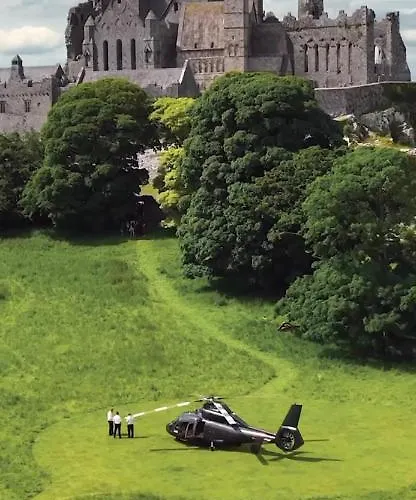 Feriehus Detached Town Centre In Sleeps 6 Private Bbq Area & Jacuzzi Bath